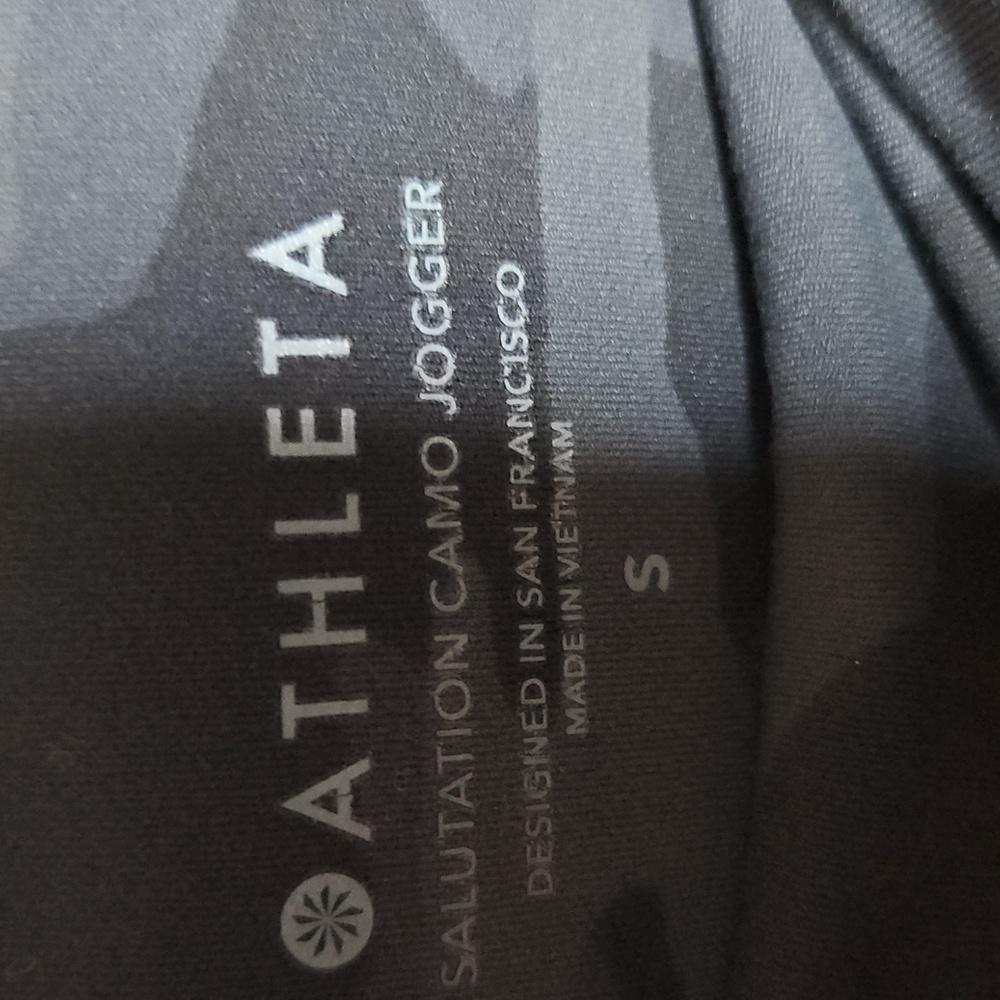 EUC Camo Athleta Salutation Joggers - Picture 7 of 10